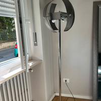 Lampada a pavimento design moderno