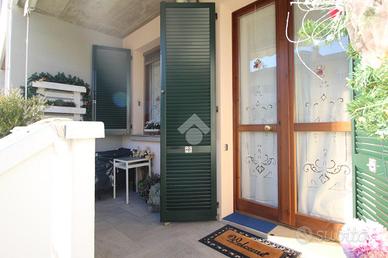 VILLA A SCHIERA A RONCOFREDDO