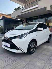 Toyota Aygo 1.0 VVT-i 69 CV 5 porte x-play TSS MMT