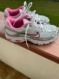 scarpe Nike moto 2k come nuove 41
