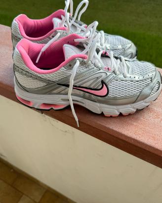scarpe Nike moto 2k come nuove 41