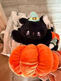 Peluche Gatto nero con zucca Halloween Flyng Tiger