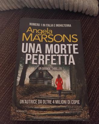 Libro "una morte perfetta" di Angela Marsons.