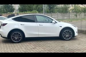 Tesla Model Y  Long Range AWD certificazione PKC