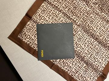 Foulard Fendi