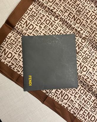 Foulard Fendi