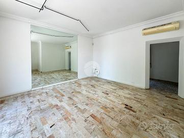 NEGOZIO A CASTEL GOFFREDO