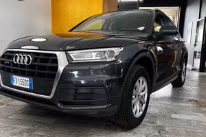 AUDI Q5 35 TDI quattro S tronic Business Sport