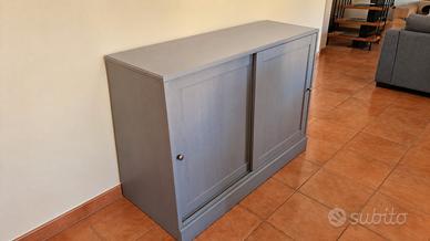 Mobile grigio con ante scorrevoli (havsta ikea)