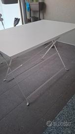 Tavolo bistro da giardino in metallo 