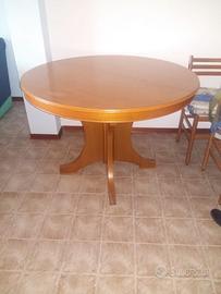 Tavolo tondo in legno