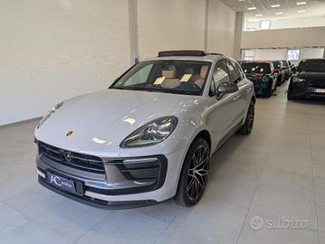 PORSCHE Macan 2.0 T