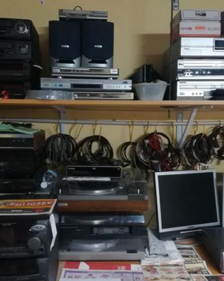 vari pezzi hi-fi ed elettronica