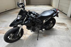 Ducati Hypermotard 796