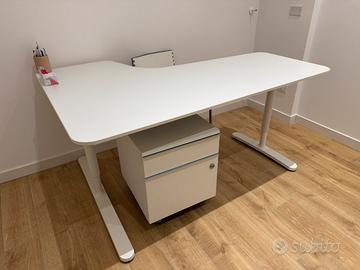 Scrivania Bekant