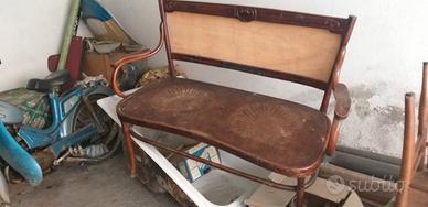 Divanetto thonet anni 20, como' e comodini anni 30