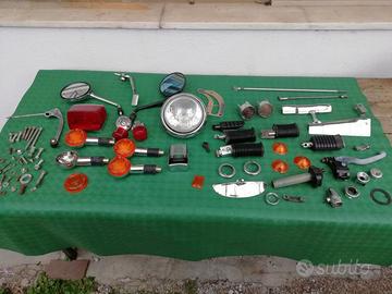 Lotto ricambi moto Suzuki