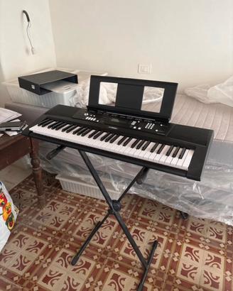 Pianola yamaha EZ-220