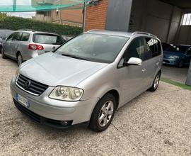 Volkswagen Touran 2.0 16V TDI DSG Trendline