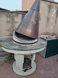 Barbecue in pietra con  copertura in rame