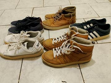 varie scarpe da ginnastica 