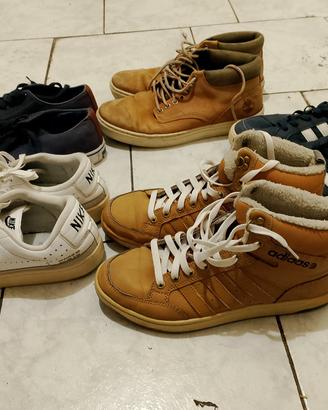 varie scarpe da ginnastica 