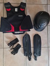 set equitazione: cap, corpetto, ghette , guanti 