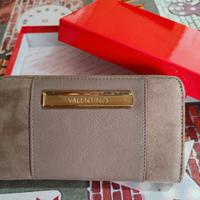 Portafogli scamosciato con scomparti