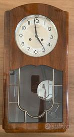 Orologio a pendolo da parete  meccanico con chiave