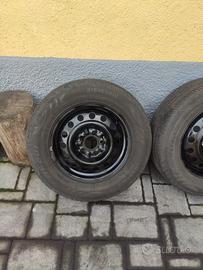 Gomme + cerchi da 15 