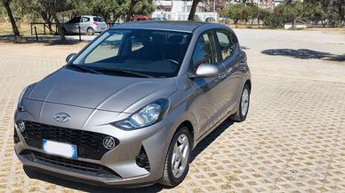 Hyundai i10 1.0 benzina 2023  13.200 km