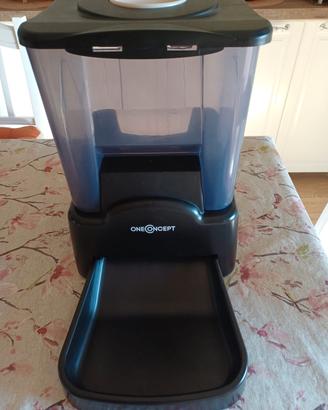 Dispenser crocchette per cani e gatti