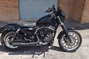 Harley Davidson Sportster 883R 