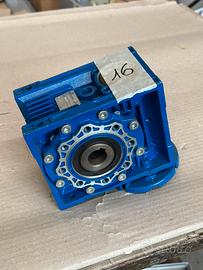 Riduttore a Vite Senza Fine 16