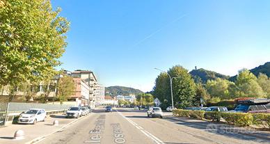 Bilocale a Como città con posto auto