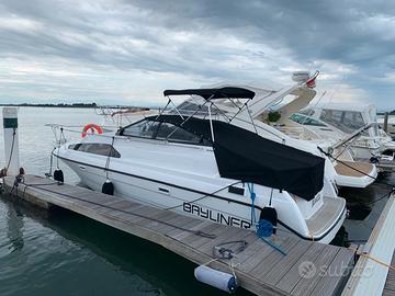 Bayliner 2651 7.80m con motore Mercury 250cv