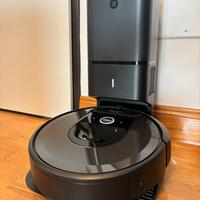 iRobot Aspirapolvere Roomba i7+ con base e ricambi