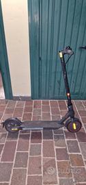 MONOPATTINO XIAOMI ELECTRIC SCOOTER PRO 2