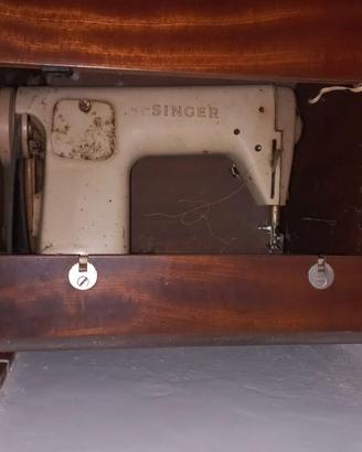 Macchina da cucire Singer 227