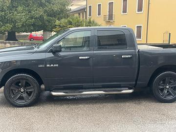 Dodge Ram Laramie Crew Cab 2010 5.7 V8