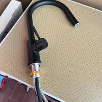 Miscelatore cucina nero opaco con doccetta