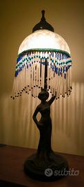 Lampada artistica ed elegante in stile Liberty