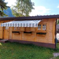 PREINGRESSO PER ROULOTTE IN LEGNO CON TETTOIA
