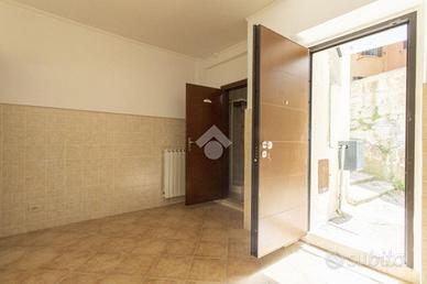 2 LOCALI A MAGLIANO ROMANO