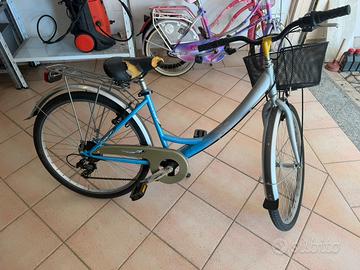 Bicicletta da città bassa con cambio