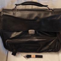 PIQUADRO BORSA DA LAVORO IN PELLE NERA