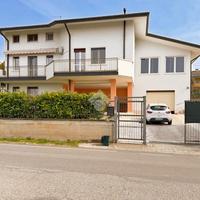 TRIFAMILIARE A COLOGNOLA AI COLLI