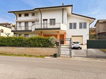 TRIFAMILIARE A COLOGNOLA AI COLLI