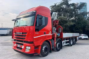 Iveco stralis 500 cassone fisso con gru cormach 65