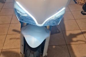 Ducati Supersport S bianca